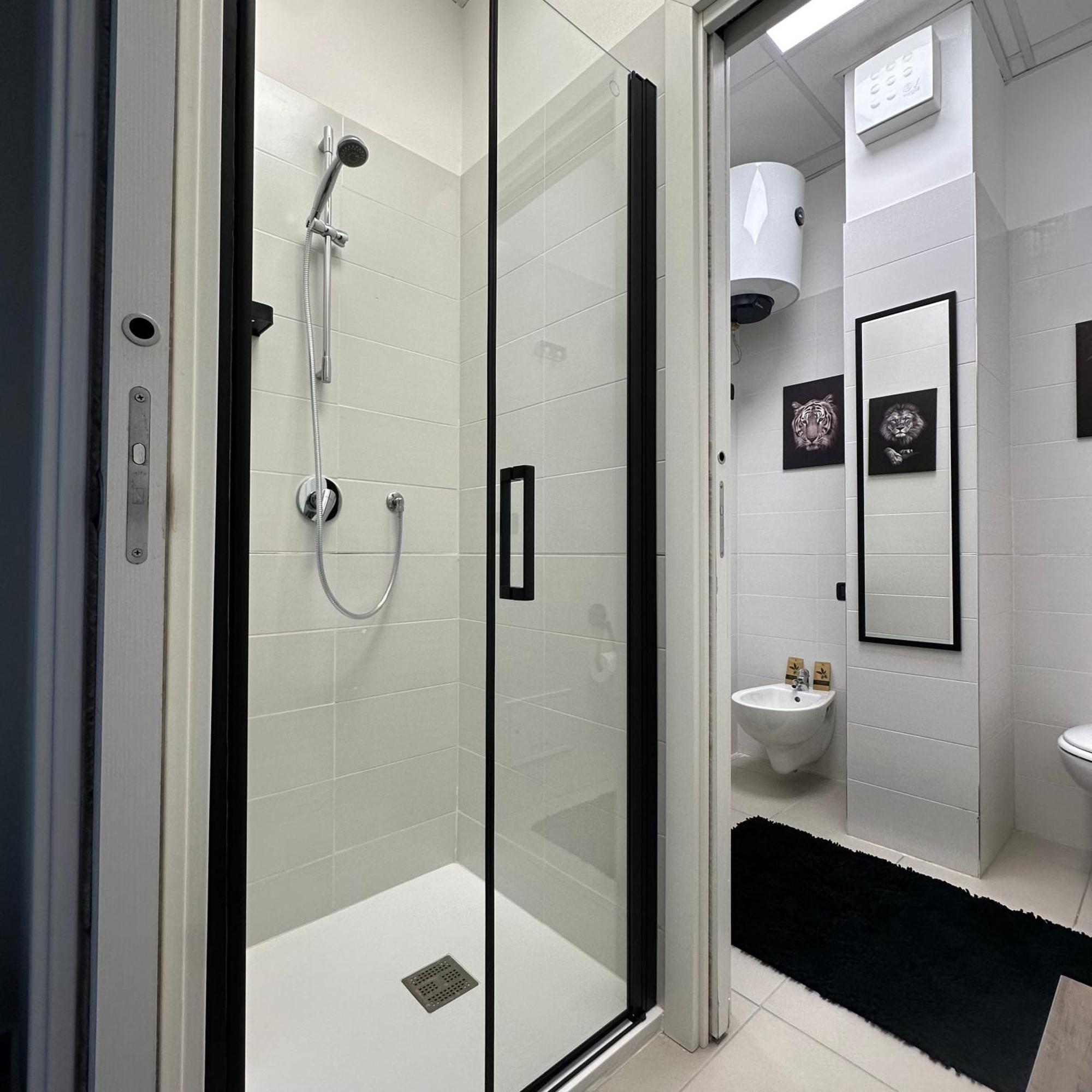 Jungalow Suite Bari Bagian luar foto